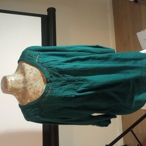 Bandolino green blouse